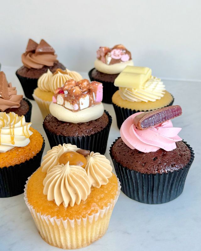 DELUXE FATHER’S DAY CUPCAKES 6 Pack + Dad Jokes + FD Bingo! DELUXE FATHER’S DAY CUPCAKES 6 Pack + Dad Jokes + FD Bingo!