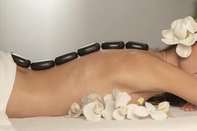 HOT STONE MASSAGE MET SPECIALE OLIE