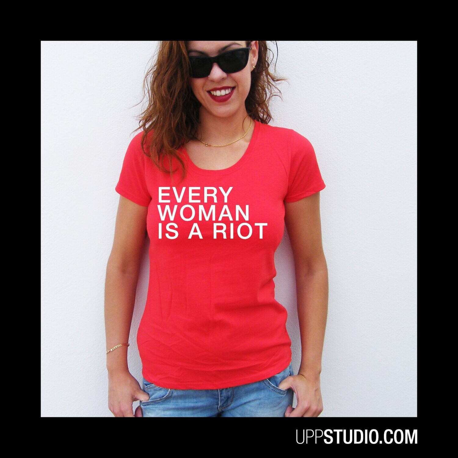 Camiseta Every Woman Is A Riot | Miley Cyrus, Tallaje: Chica