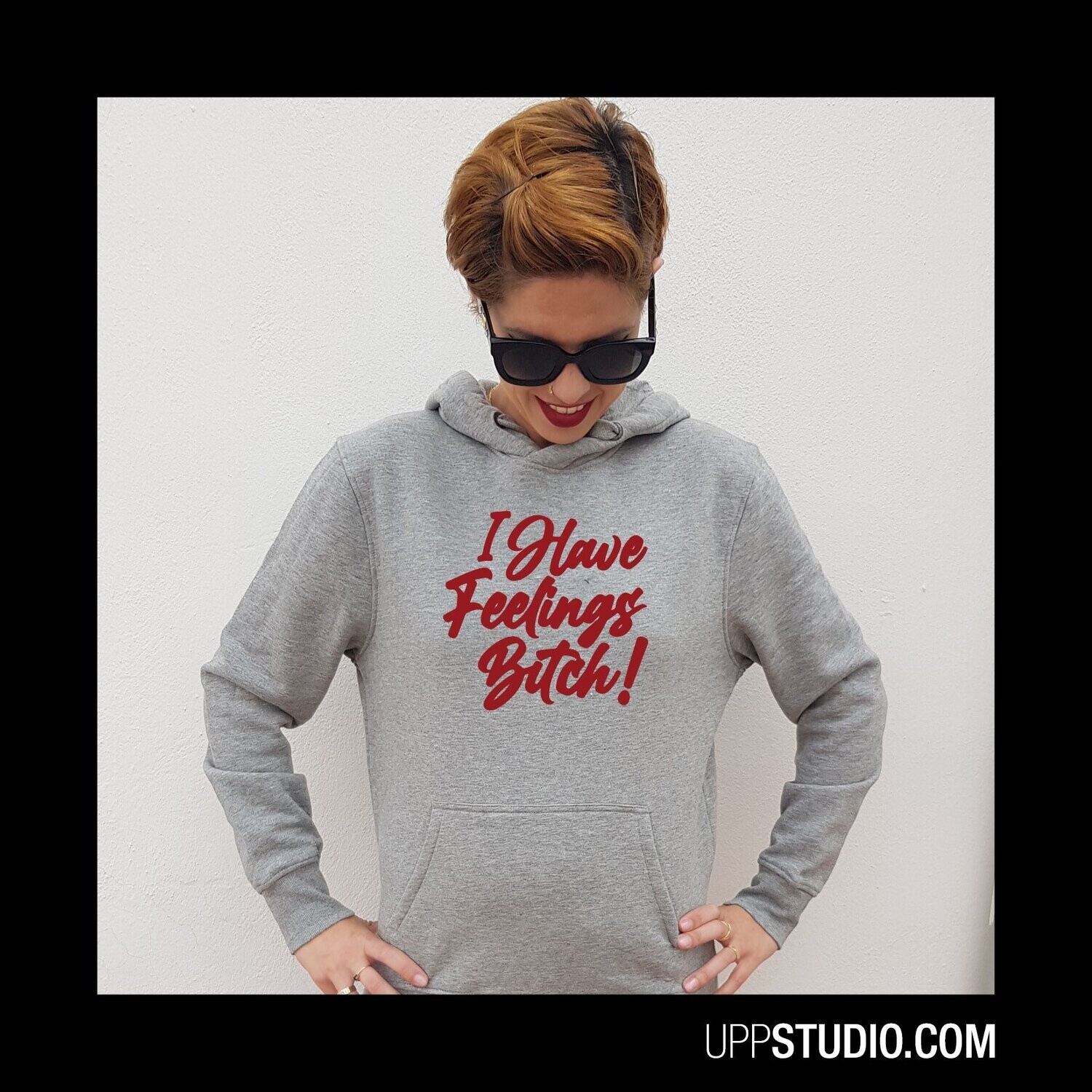 Sudadera I Have Feelings Bitch | Danna Paola, Tallaje: Unisex, Color: Gris