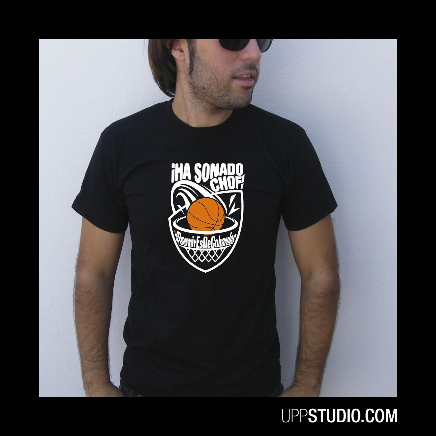 Camiseta NBA Ha Sonado Chof | Dormir Es De Cobardes, Tallaje: Chico, Color: Negro