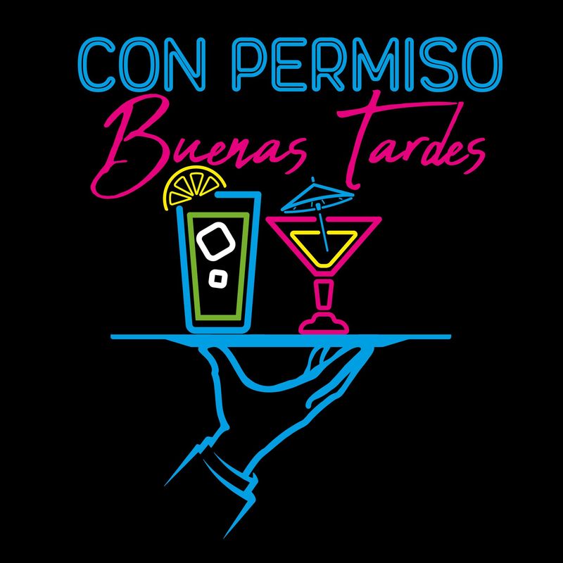 Con Permiso Buenas Tardes T-Shirt | Waiter