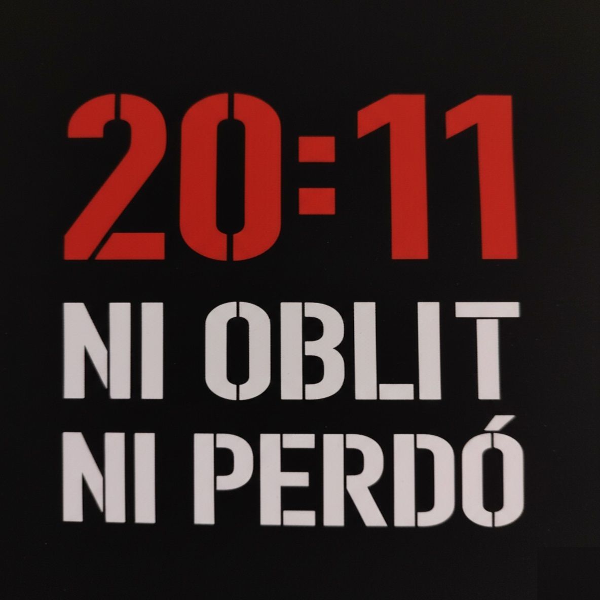 Camiseta 20:11 Ni Oblit Ni Perdó | Solidaria DANA