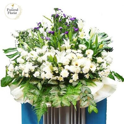 Grandeur Wreath