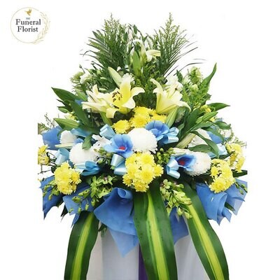 Honorable Tune Wreath