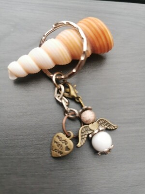 Nyckelring made with love (brun &amp; vit)
