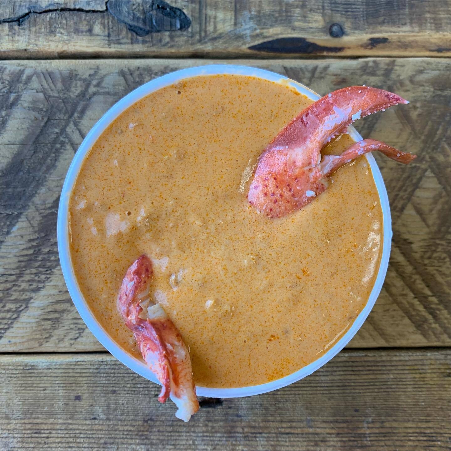 FRESH LOBSTER BISQUE