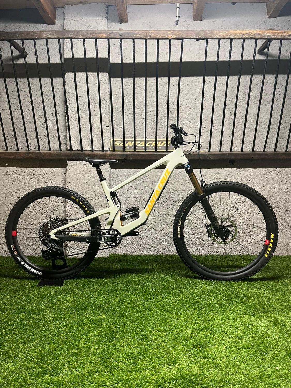 SANTA CRUZ - BRONSON - CC - X0 AXS RSV - Chalk White - OCCASION