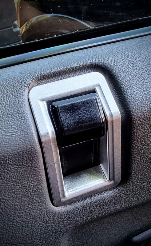 Land Rover CNC Machined Peg Finishers (Silver)