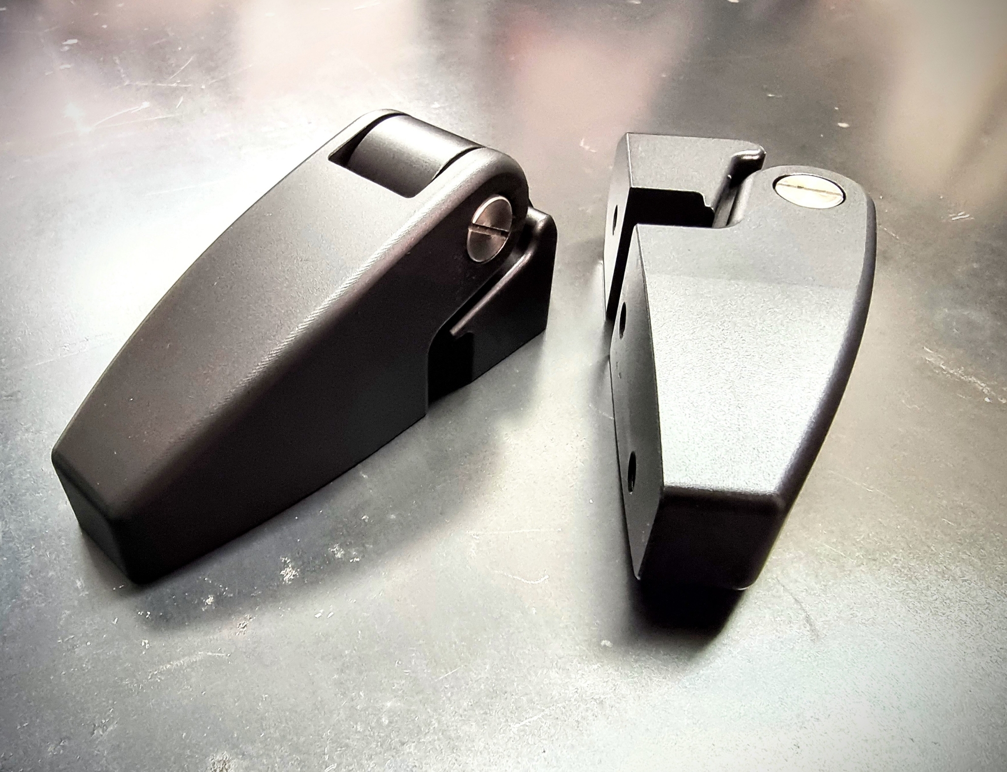 90 / 110 / Defender Windscreen Hinged Mounts