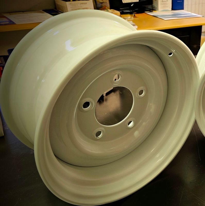 Land Rover Tubless Steel Wheel (Disc Brake) 8x16