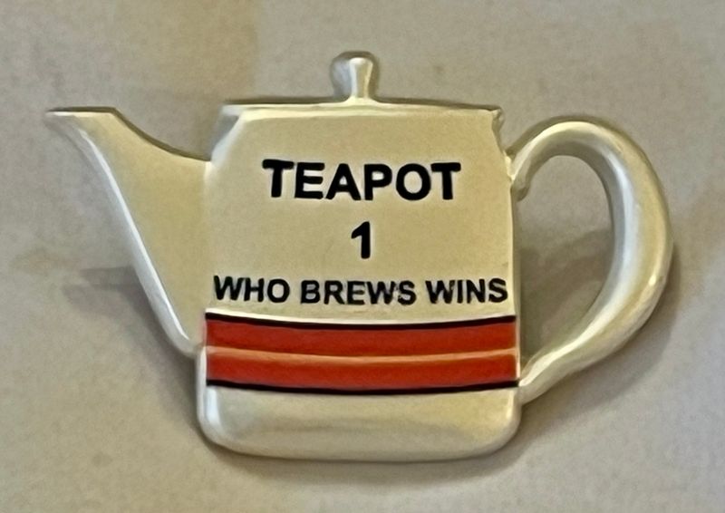 Teapot one pin badge