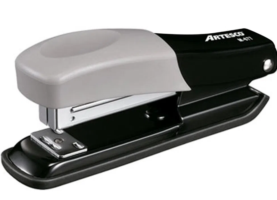 Engrapadora Deluxe M-677