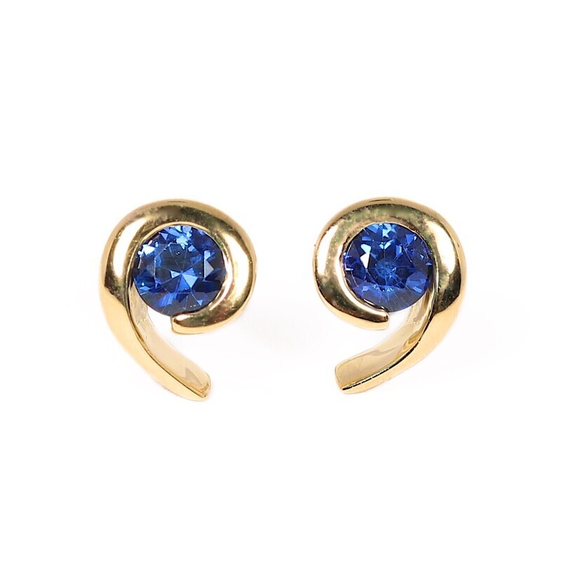 18ct Gold Blue Sapphire Pucci Stud Earrings