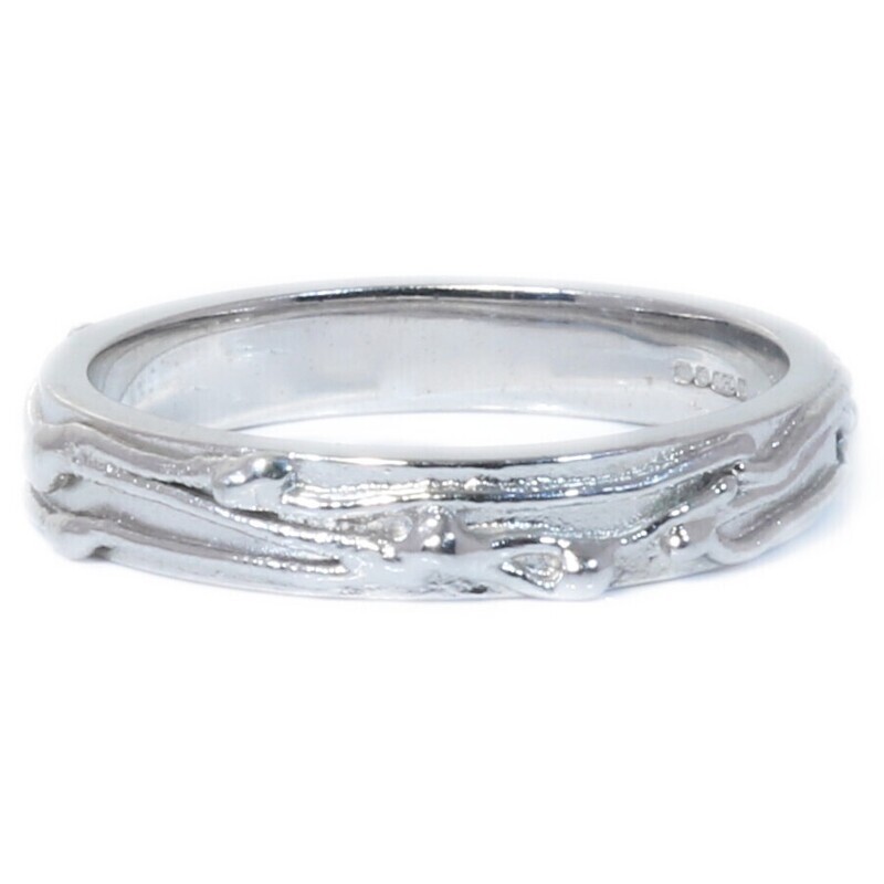 18ct White Gold Lined Filigree Narrow Ring