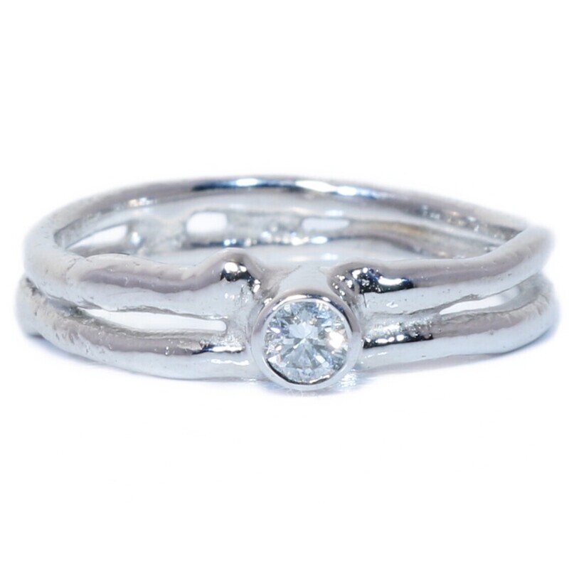 18ct White Gold Cyclone 2 Single Stone Diamond Ring