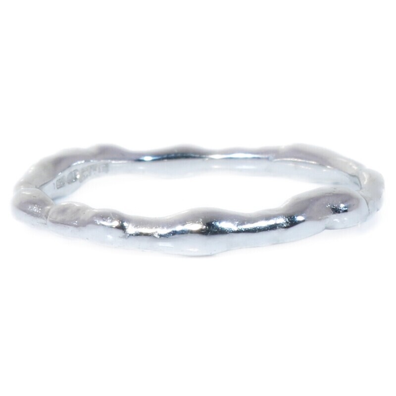 18ct White Gold Cyclone Ring