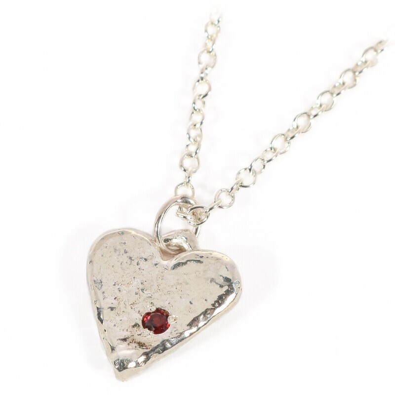 Silver Garnet Heart Pendant &amp; Chain (15mm wide)