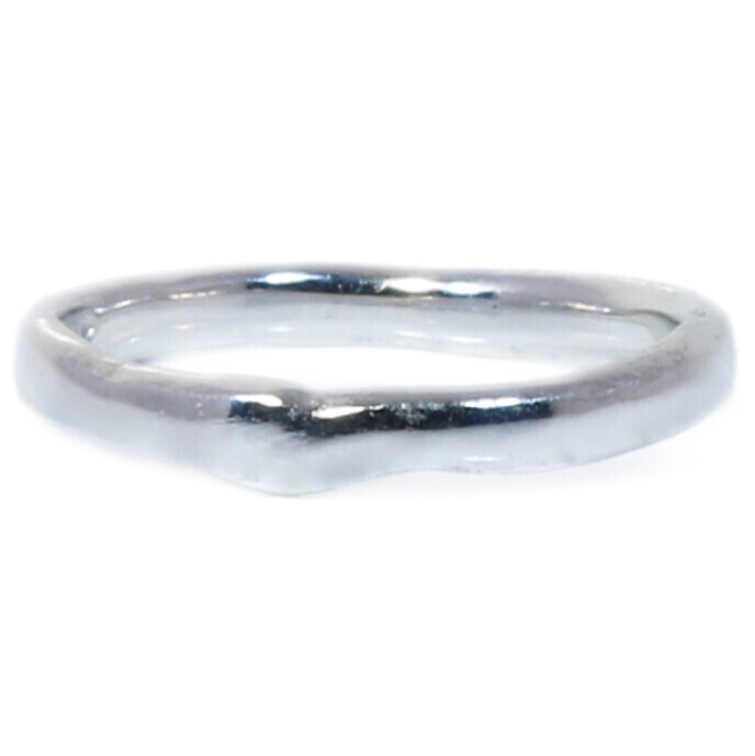 18ct White Gold Narrow Typhoon Ring