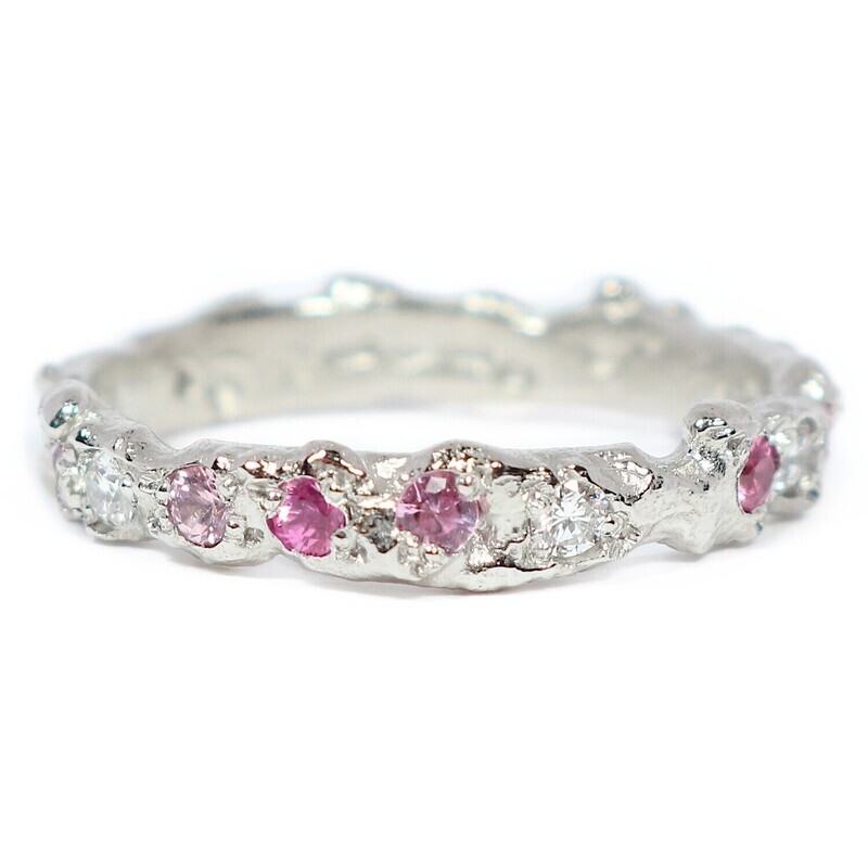 18ct White Gold Sapphire &amp; Diamond Filigree Ring