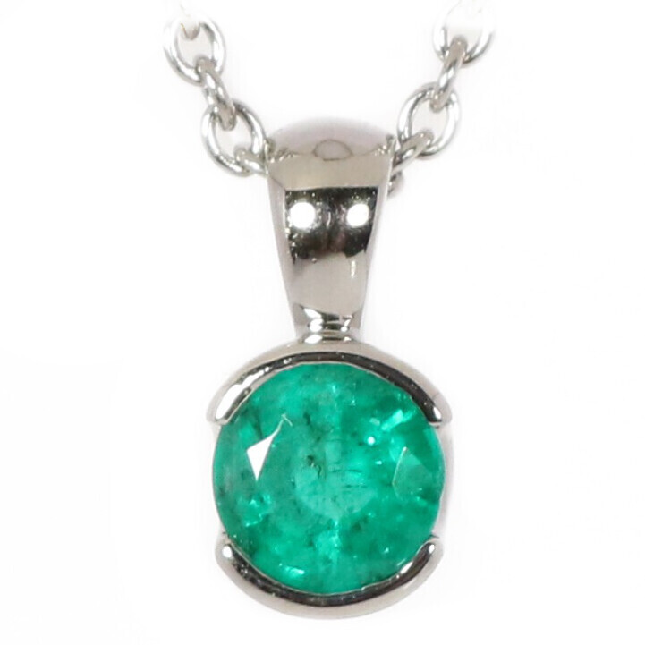 18ct White Gold Emerald Pucci Pendant