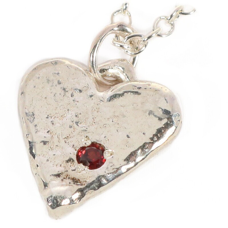 Silver Garnet Heart Pendant &amp; Chain (15mm wide)