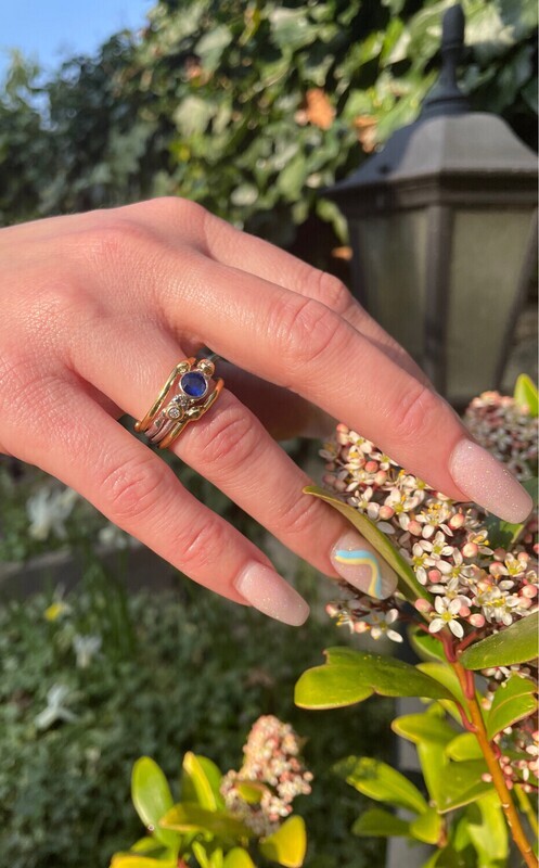 18ct Yellow &amp; White Gold Blue Sapphire  Cyclone 4 Ring