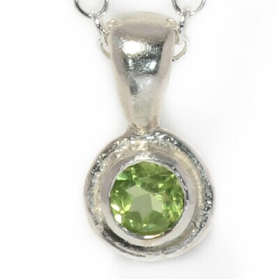 Silver Peridot Cyclone Pendant &amp; Chain