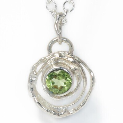 Silver Peridot Montana Swirl Pendant &amp; Chain (13mm diameter)