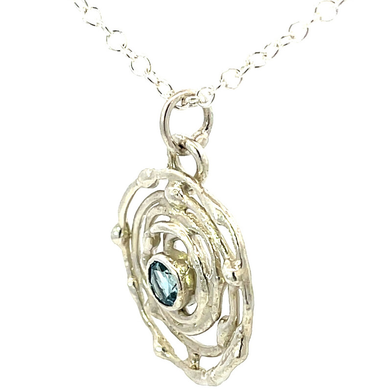 Silver Swiss Blue Topaz Montana Swirl Pendant &amp; Chain (20mm)