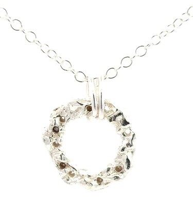 Silver Filigree Pendant &amp; Chain (18mm)