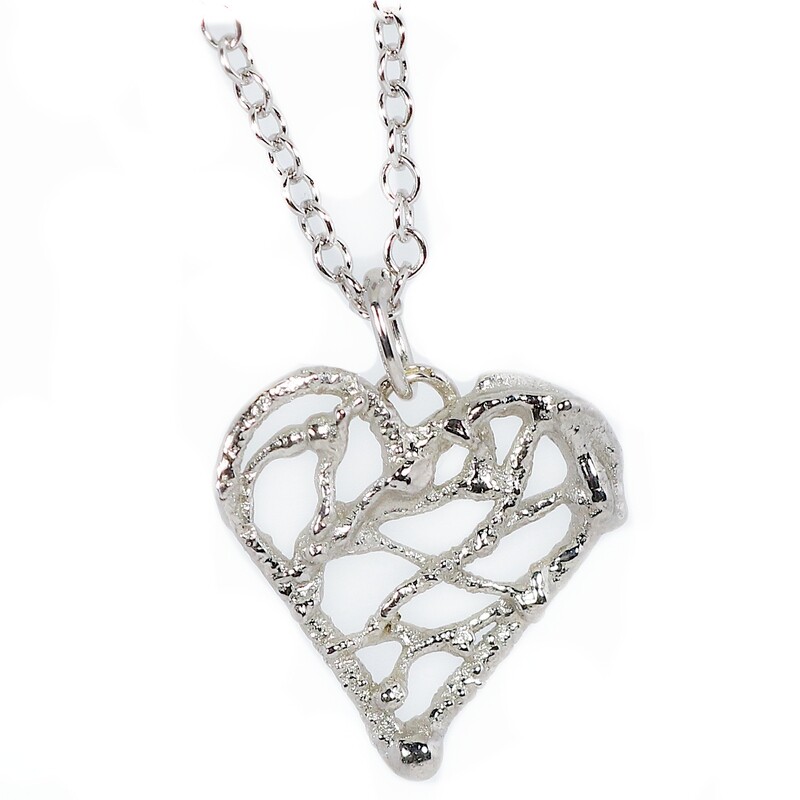 9ct White Gold Birdsnest Heart Pendant (20mm wide)