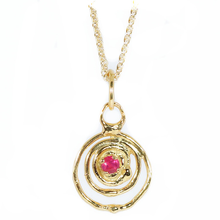 18ct Gold Claw Set Ruby Montana Swirl Pendant (13mm Diameter)