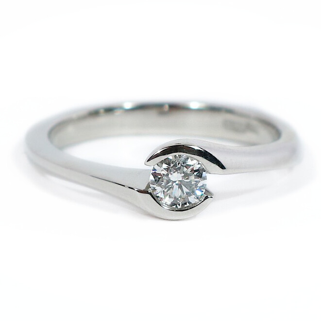 Platinum 0.25ct Diamond Single Stone Pucci Ring
