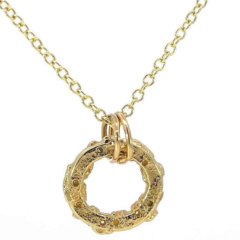9ct Gold Diamond &amp; Emerald  Filigree Pendant (18mm diameter)