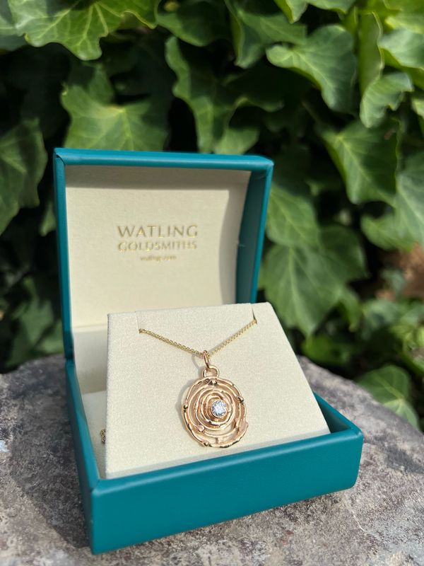 9ct Gold 0.52ct Lab Diamond Montana Swirl Pendant