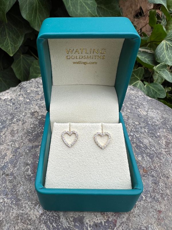 ​9ct Yellow Gold Diamond Open Heart Studs