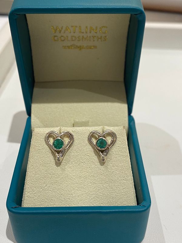 Silver Emerald Open Wire Heart Stud Earrings