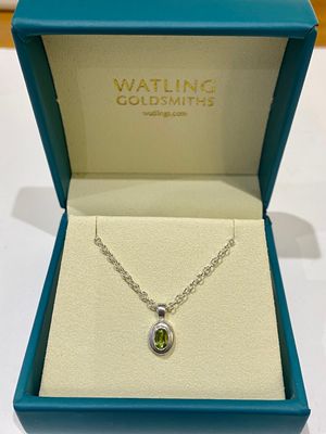 Silver Oval Peridot Cyclone Polished Pendant &amp; Chain