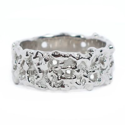 WHITE GOLD