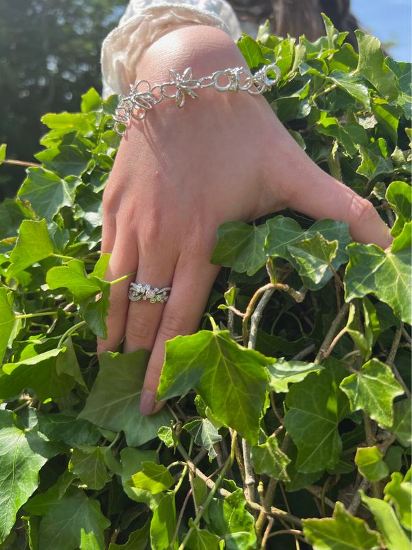 18ct Yellow Gold Aquamarine &amp; Diamonds Lace Ring