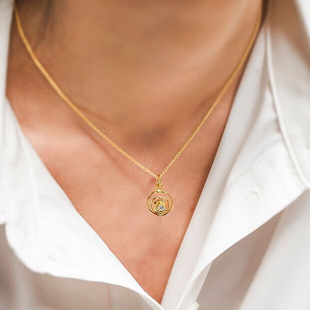 9ct Gold Claw Set Diamond Montana Swirl Pendant (13mm diameter)