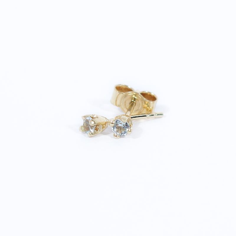 9ct Yellow Gold Claw Set Sky Blue Topaz Stud Earrings