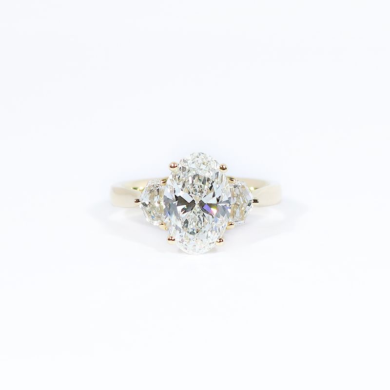 18ct Yellow Gold 3ct Oval Lab-Grown Diamond &amp; Natural Epaulette Side Diamonds Ring