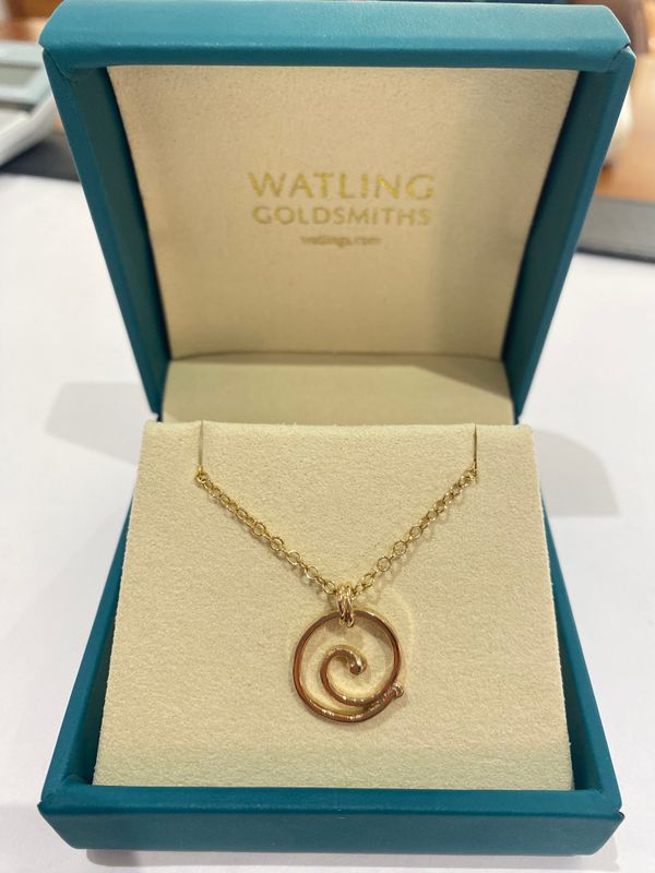 9ct Gold  Entranced Swirl Pendant (17mm wide)