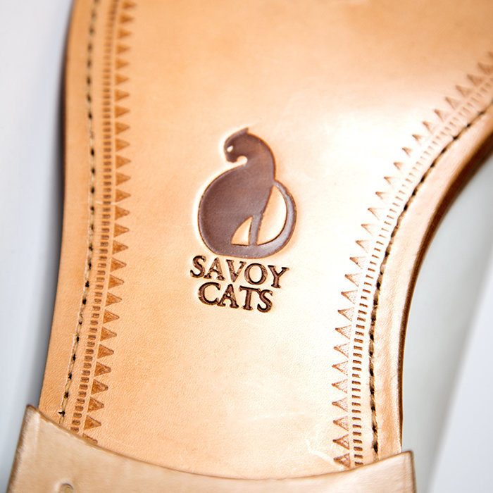 Savoy Cats Bordeaux SAVOY CATS Artist Red Boots Performing Dancing thumbnail 4