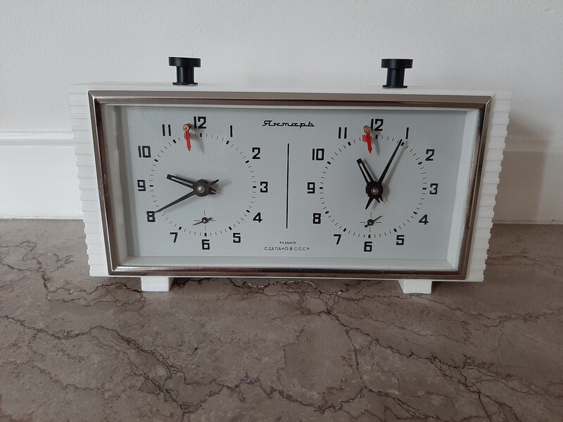 Jantar plastic clock