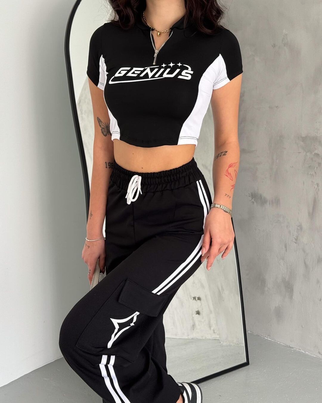 Genius Zipper Crop Top