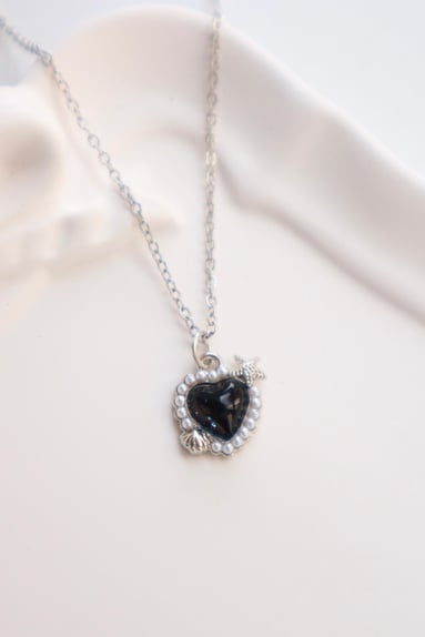 Black Heart Seashell Necklace