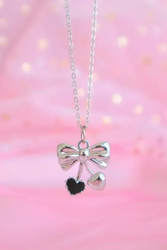 Black Pearl Bow Necklace